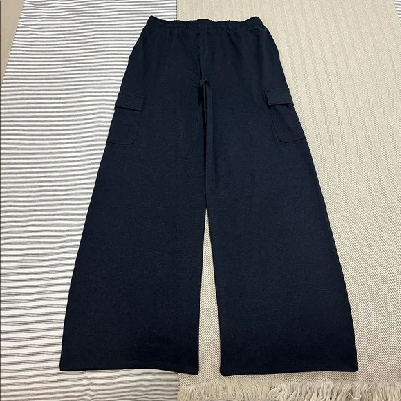 Vuori Halo Essential Cargo Wideleg Pants Midnight Heather Blue Small - Picture 6 of 16